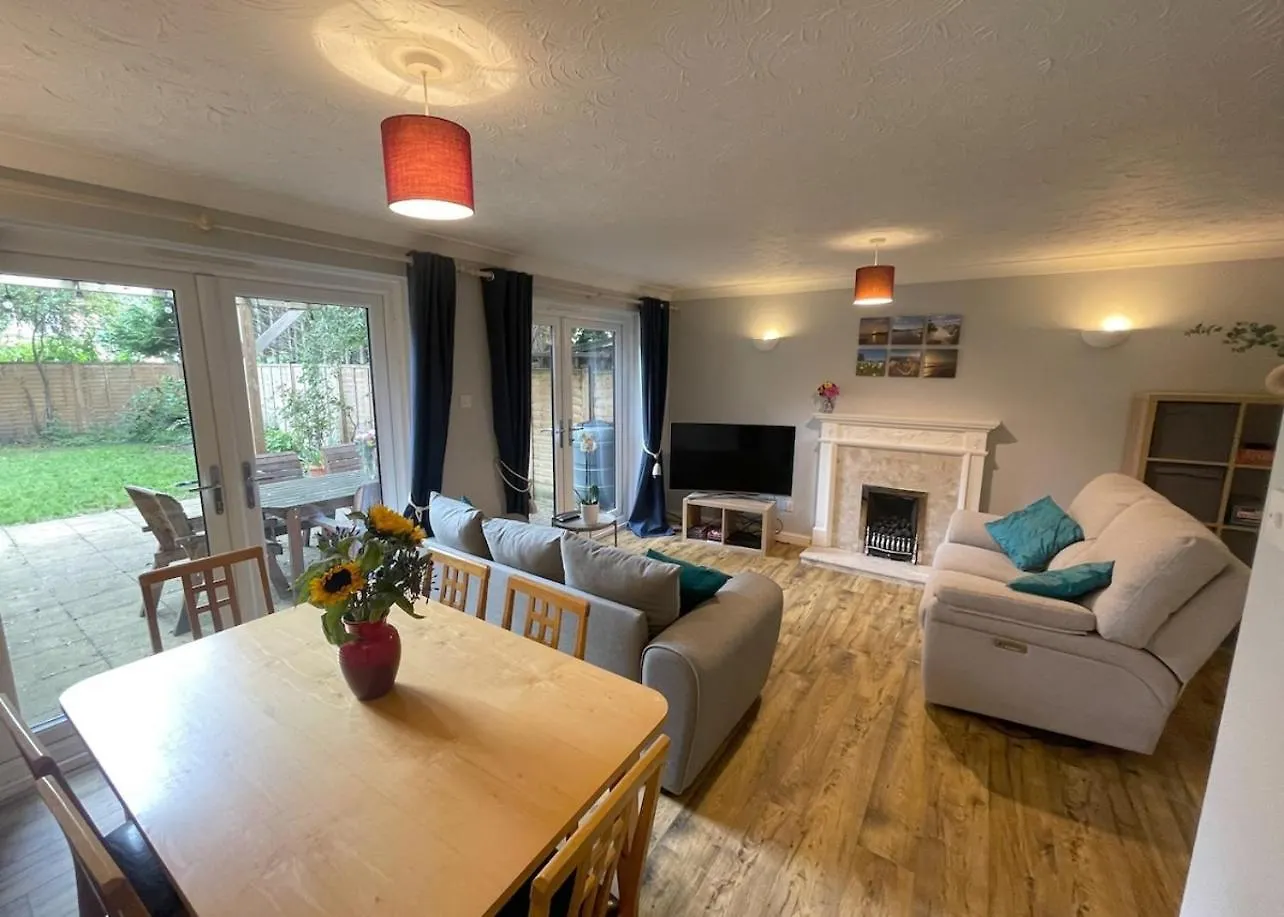 Amazing City Location-Close To River- Large Home - Cambridge Homehost