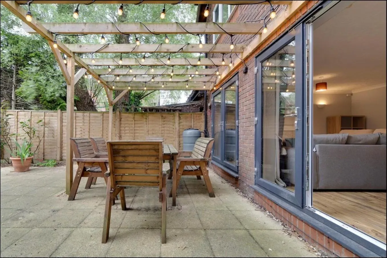 Amazing City Location-Close To River- Large Home - Cambridge Homehost 0*,