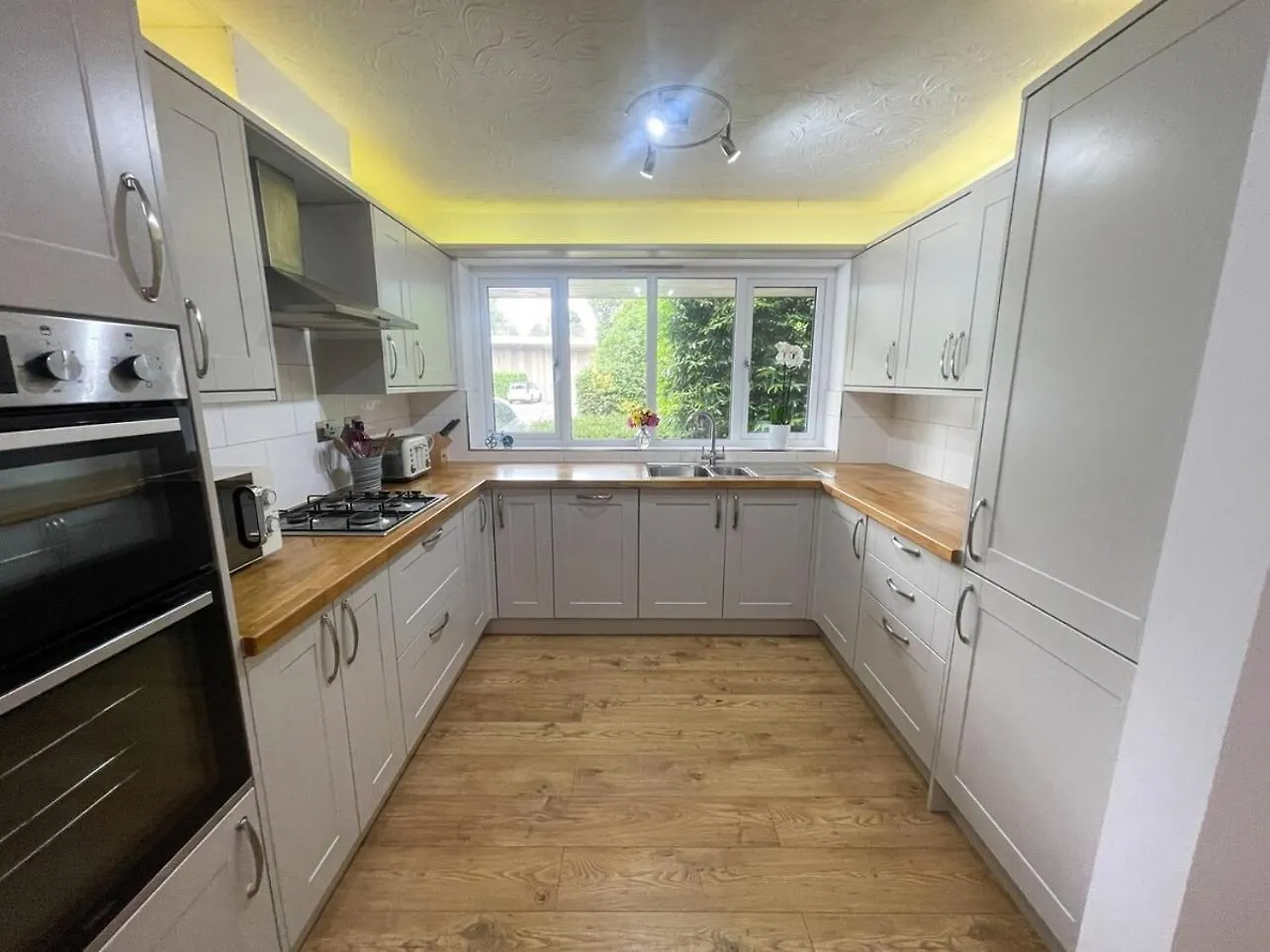 Amazing City Location-Close To River- Large Home - Cambridge Homehost Сasa de vacaciones