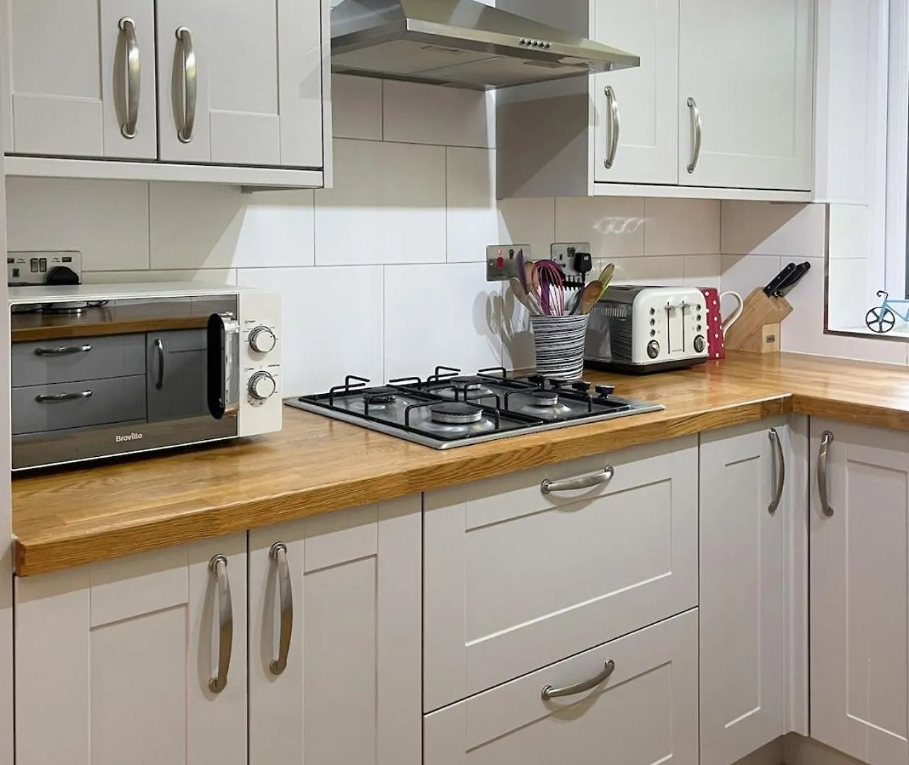 Amazing City Location-Close To River- Large Home - Cambridge Homehost