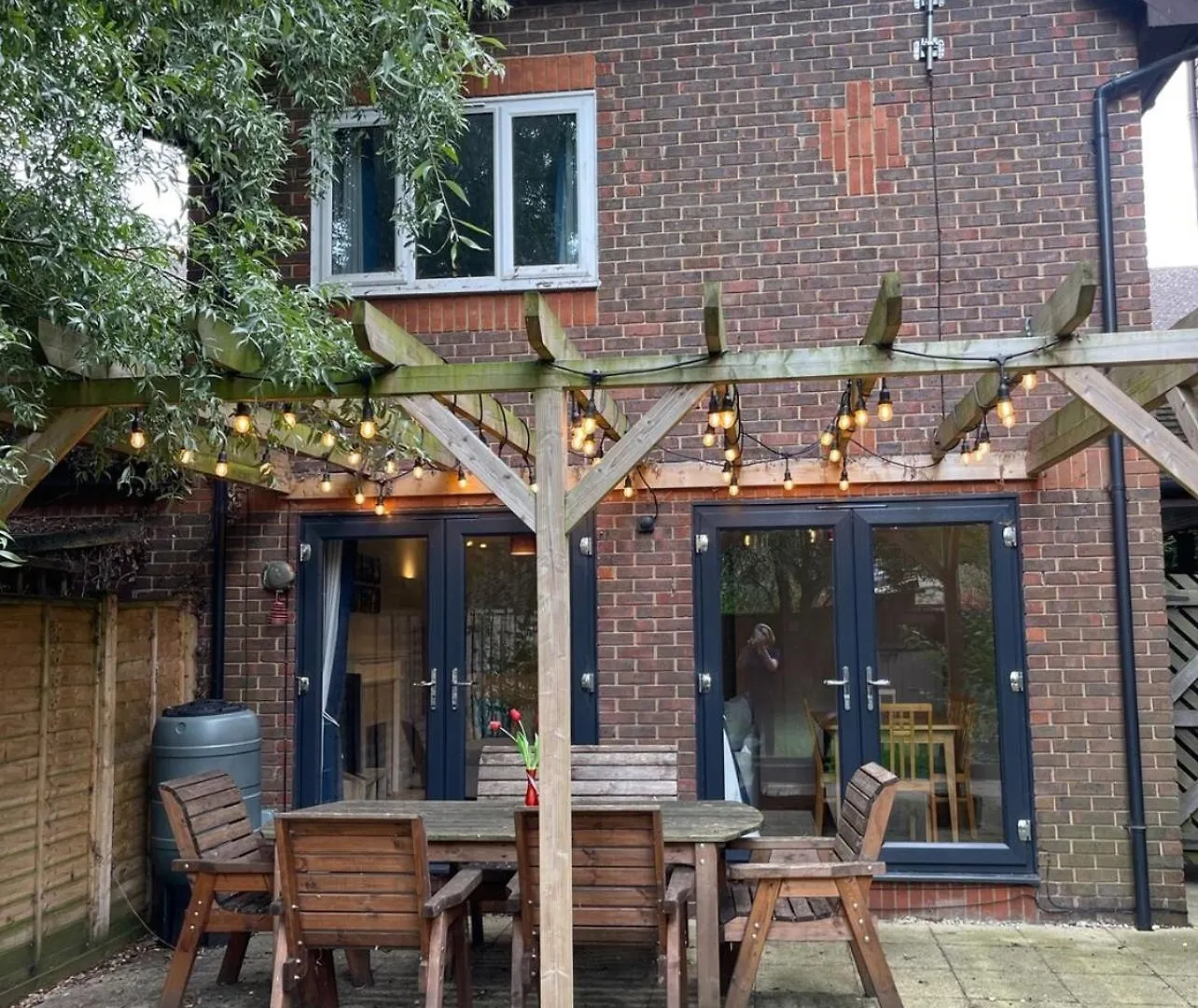 Amazing City Location-Close To River- Large Home - Cambridge Homehost